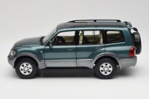 Mitsubishi Pajero V73 Vert YC Model 1:18 241218040101010215 Métal Moulé — image 4 sur 8