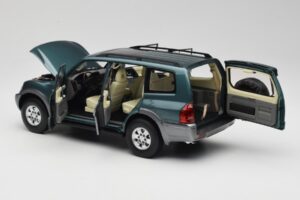 Mitsubishi Pajero V73 Vert YC Model 1:18 241218040101010215 Métal Moulé — image 5 sur 8