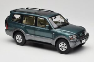 Mitsubishi Pajero V73 Vert YC Model 1:18 241218040101010215 Métal Moulé — image 6 sur 8
