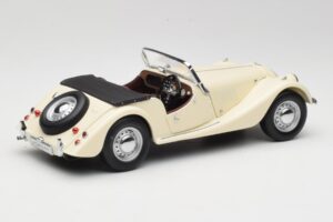 Morgan 4/4 Series II Blanc Kyosho 1:18 08111W Métal Moulé — image 3 sur 8