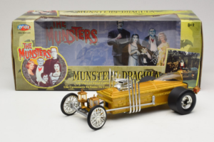 Munsters Dragula Movie Car Joyride 1:18 33266 Métal Moulé — image 8 sur 8