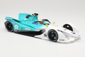 NIO 004 Team NIO #16 O. Turvey Formula E Season 5 2019 Minichamps 1:18 114180016 Métal Moulé — image 4 sur 6