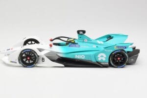 NIO 004 Team NIO #8 T. Dillmann Formula E Season 5 2019 Minichamps 1:18 114180008 Métal Moulé — image 3 sur 6