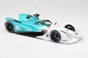 NIO 004 Team NIO #8 T. Dillmann Formula E Season 5 2019 Minichamps 1:18 114180008 Métal Moulé — image 4 sur 6