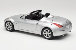Nissan 350Z Z33 Roadster Diamond Argent AUTOart 1:18 77371 Métal Moulé — image 7 sur 8