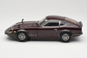 Nissan Fairlady 240Z-G S30 Bordeaux Kyosho 1:18 08212M Métal Moulé — image 4 sur 8