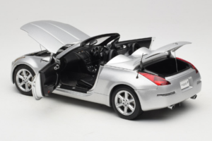 Nissan Fairlady Z Z33 Roadster Diamond Silver AUTOart 1:18 77376 Métal Moulé — image 5 sur 8