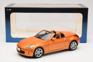 Nissan Fairlady Z Z33 Roadster Sunset Orange AUTOart 1:18 77377 Métal Moulé — image 8 sur 8