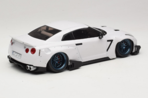 Nissan GT-R R35 Boost Wars 2 Blanc Jp Kraemo 1:18 KRAEMO001 Métal Moulé — image 3 sur 7