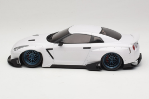 Nissan GT-R R35 Boost Wars 2 Blanc Jp Kraemo 1:18 KRAEMO001 Métal Moulé — image 4 sur 7