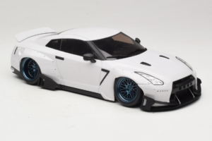 Nissan GT-R R35 Boost Wars 2 Blanc Jp Kraemo 1:18 KRAEMO001 Métal Moulé — image 5 sur 7