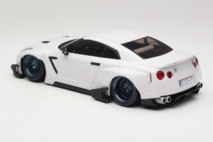 Nissan GT-R R35 Boost Wars 2 Blanc Jp Kraemo 1:18 KRAEMO001 Métal Moulé — image 6 sur 7