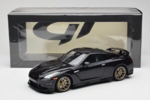 Nissan GT-R R35 Takumi Edition Midnight Purple GT Spirit 1:18 GT932 Résine — image 6 sur 6