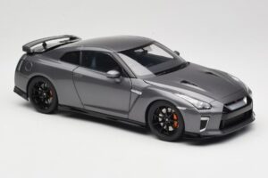 Nissan GT-R R35 Track Edition NISMO Gun Metallic MotorHelix 1:18 M83507 Métal Moulé — image 6 sur 8