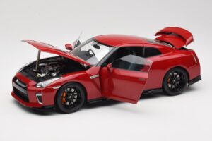 Nissan GT-R R35 Track Edition NISMO Vibrant Red MotorHelix 1:18 M83511 Métal Moulé — image 2 sur 8