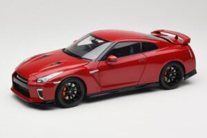 Nissan GT-R R35 Track Edition NISMO Vibrant Red MotorHelix 1:18 M83511 Métal Moulé