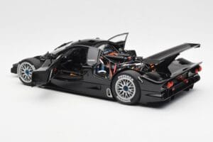 Nissan R390 GT1 #0 24 Hours of Le Mans 1998 AUTOart 1:18 89878 Métal Moulé — image 5 sur 8