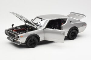 Nissan Skyline 2000 GT-R KPGC110 Argent Kyosho 1:18 08255S Métal Moulé — image 2 sur 8