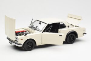 Nissan Skyline 2000 GT-R KPGC110 Blanc Kyosho 1:18 08127W Métal Moulé — image 2 sur 8