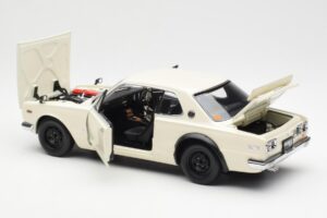 Nissan Skyline 2000 GT-R KPGC110 Blanc Kyosho 1:18 08127W Métal Moulé — image 5 sur 8