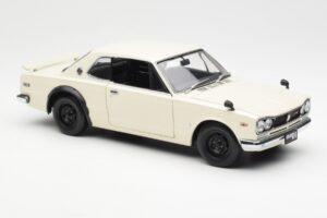 Nissan Skyline 2000 GT-R KPGC110 Blanc Kyosho 1:18 08127W Métal Moulé — image 6 sur 8