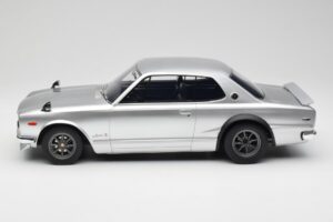 Nissan Skyline C10 2000 GT-R Argent Otto 1:12 G094 Résine — image 3 sur 6