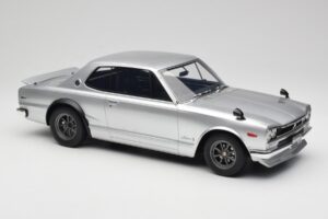 Nissan Skyline C10 2000 GT-R Argent Otto 1:12 G094 Résine — image 4 sur 6