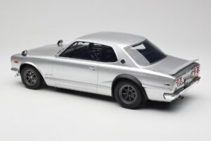 Nissan Skyline C10 2000 GT-R Argent Otto 1:12 G094 Résine — image 5 sur 6
