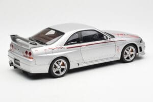 Nissan Skyline GT-R R33 R-Tune Argent AUTOart 1:18 77326 Métal Moulé — image 3 sur 8