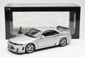 Nissan Skyline GT-R R33 R-Tune Argent AUTOart 1:18 77326 Métal Moulé — image 8 sur 8