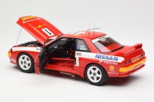 Nissan Skyline GT-R R32 #1 J. Richards / M. Skaife Bathurst 1000 Winner 1992 AUTOart 1:18 89279 Métal Moulé — image 5 sur 8