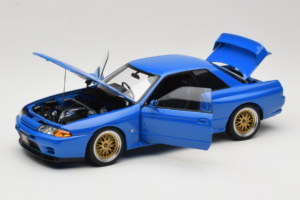 Nissan Skyline GT-R R32 V-Spec II Tuned Bleu AUTOart 1:18 77415 Métal Moulé — image 2 sur 8