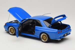 Nissan Skyline GT-R R32 V-Spec II Tuned Bleu AUTOart 1:18 77415 Métal Moulé — image 5 sur 8