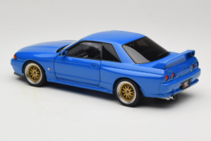Nissan Skyline GT-R R32 V-Spec II Tuned Bleu AUTOart 1:18 77415 Métal Moulé — image 7 sur 8