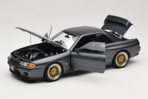 Nissan Skyline GT-R R32 V-Spec II Tuned Gun Grey Metallic AUTOart 1:18 77417 Métal Moulé — image 2 sur 8