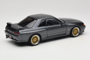 Nissan Skyline GT-R R32 V-Spec II Tuned Gun Grey Metallic AUTOart 1:18 77417 Métal Moulé — image 3 sur 8