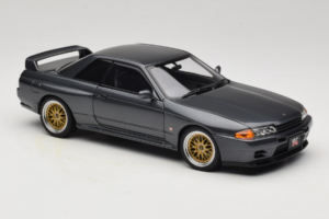 Nissan Skyline GT-R R32 V-Spec II Tuned Gun Grey Metallic AUTOart 1:18 77417 Métal Moulé — image 6 sur 8