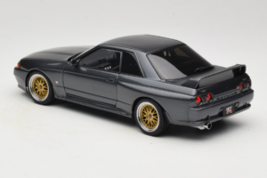 Nissan Skyline GT-R R32 V-Spec II Tuned Gun Grey Metallic AUTOart 1:18 77417 Métal Moulé — image 7 sur 8