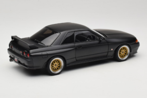 Nissan Skyline GT-R R32 V-Spec II Tuned Version Matt Black AUTOart 1:18 77418 Métal Moulé — image 3 sur 8