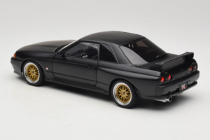 Nissan Skyline GT-R R32 V-Spec II Tuned Version Matt Black AUTOart 1:18 77418 Métal Moulé — image 7 sur 8