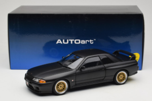 Nissan Skyline GT-R R32 V-Spec II Tuned Version Matt Black AUTOart 1:18 77418 Métal Moulé — image 8 sur 8