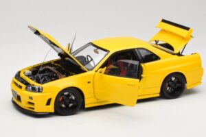 Nissan Skyline GT-R R34 Customized Version Jaune MotorHelix 1:18 M83412 Métal Moulé — image 2 sur 8