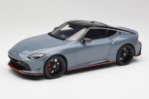 Nissan Z RZ34 NISMO Stealth Gris GT Spirit 1:18 GT484 Résine