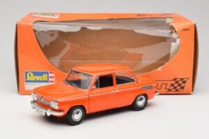 NSU 1000 TT Orange Revell 1:18 08884 Métal Moulé — image 8 sur 8