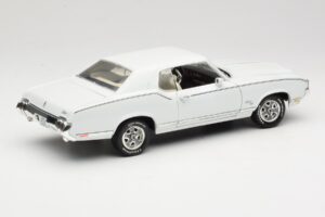 Oldsmobile Cutlass SX Blanc ERTL 1:18 33775 Métal Moulé — image 3 sur 8