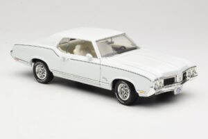 Oldsmobile Cutlass SX Blanc ERTL 1:18 33775 Métal Moulé — image 6 sur 8