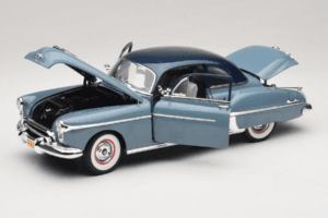 Oldsmobile 88 Bleu Grease Auto World 1:18 AWSS103/06 Métal Moulé — image 2 sur 8
