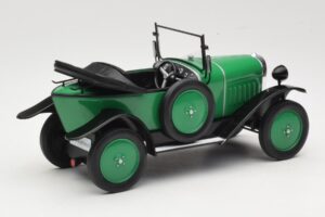 Opel 4 PS Laubfrosch Vert MCG 1:18 MCG18050 Métal Moulé — image 2 sur 6