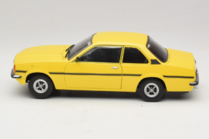 Opel Ascona B SR Jaune Avant Rayé Sun Star 1:18 5384 Métal Moulé — image 5 sur 9