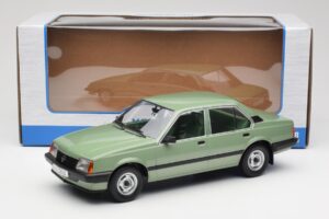 Opel Ascona C Metallic Light Green MCG 1:18 MCG18458 Métal Moulé — image 6 sur 6